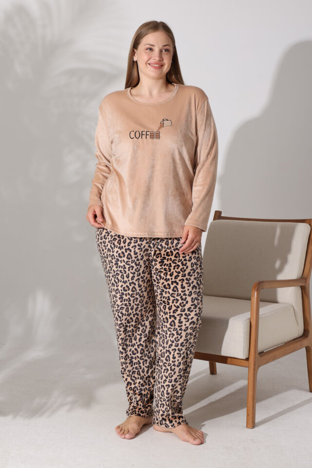 Estiva Kadın Kaplan Desenli Kahverengi Büyük Beden Kadife Pijama Takımı alternatif görsel