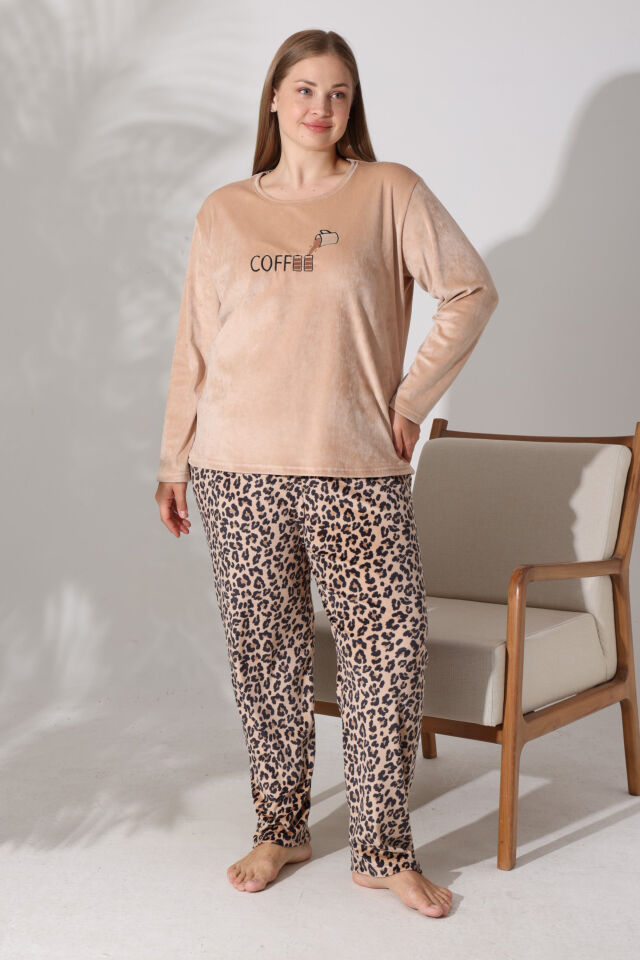 Estiva Kadın Kaplan Desenli Kahverengi Büyük Beden Kadife Pijama Takımı