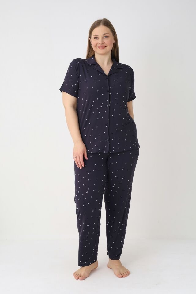 Estiva Kadın Puantiyeli Lacivert Kısa Kollu Önden Düğmeli Soft Battal Pijama Takımı