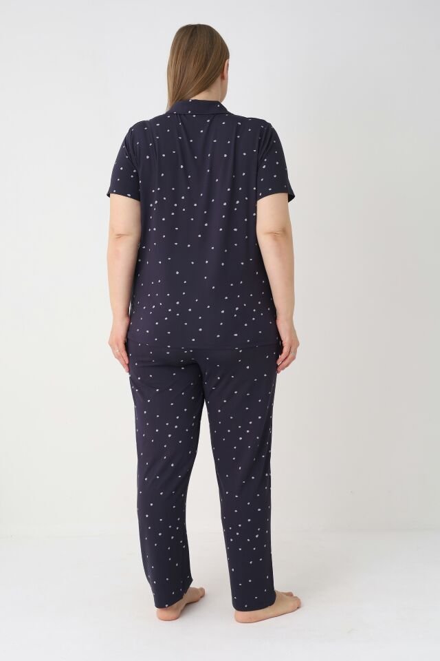 Estiva Kadın Puantiyeli Lacivert Kısa Kollu Önden Düğmeli Soft Battal Pijama Takımı