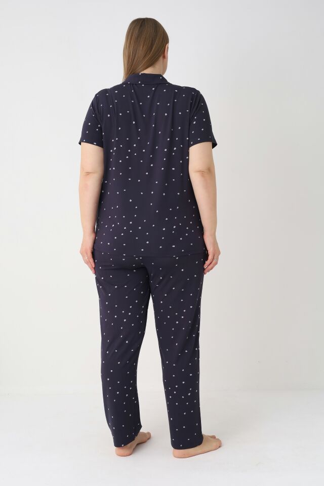 Estiva Kadın Puantiyeli Lacivert Kısa Kollu Önden Düğmeli Soft Battal Pijama Takımı