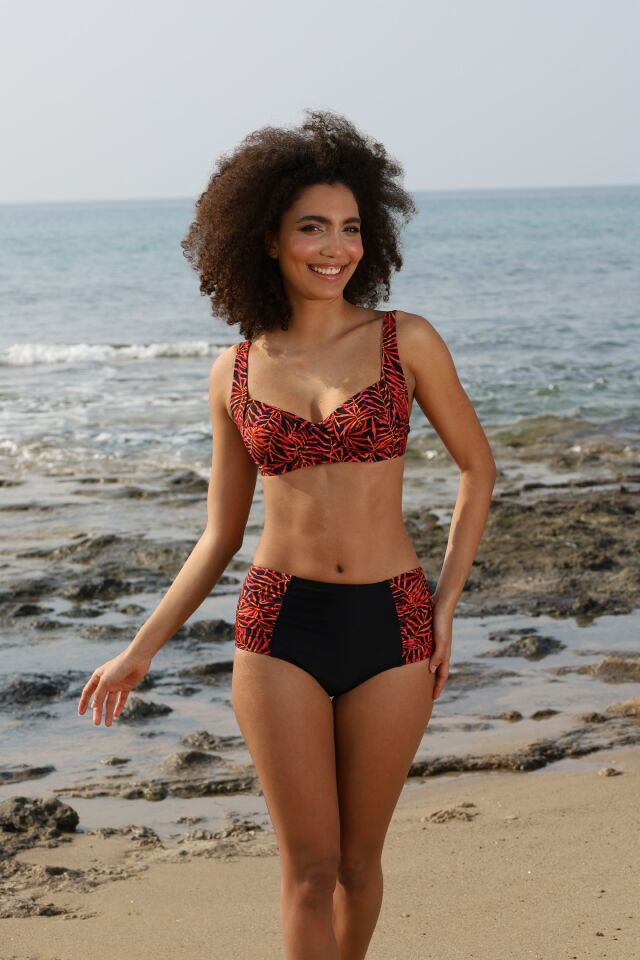 Estiva Kadın Yaprak Desenli Siyah Balenli Emprime Bikini Takımı