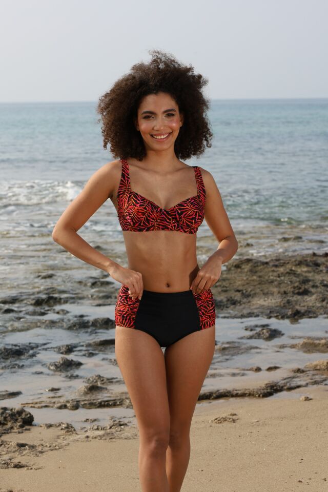 Estiva Kadın Yaprak Desenli Siyah Balenli Emprime Bikini Takımı