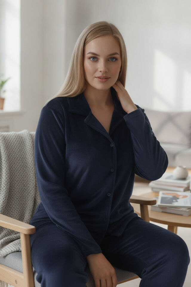 Estiva Kadın Önden Düğmeli Büyük Beden Kadife Pijama Takımı Lacivert - 3XL