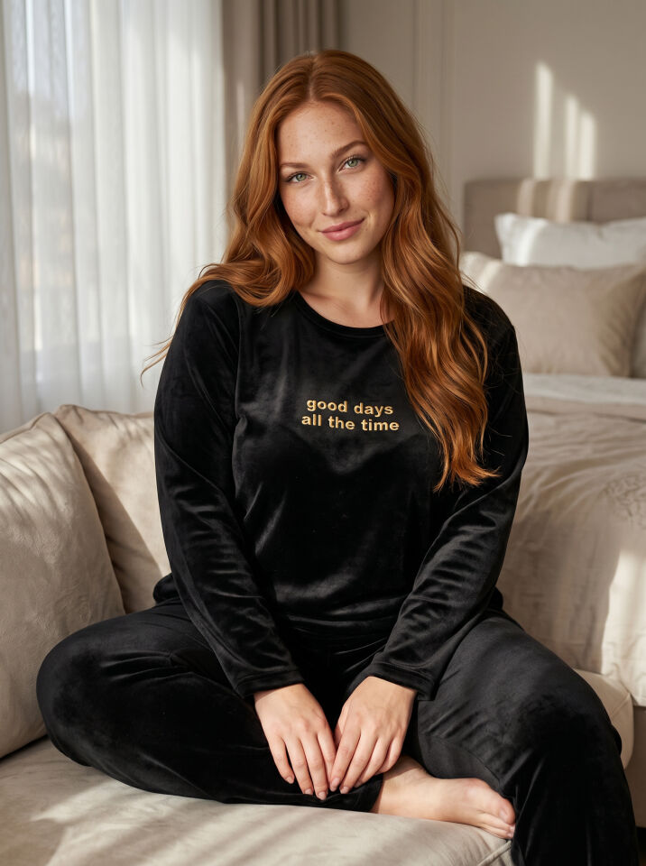 Estiva Kadın Good Yazılı Büyük Beden Kadife Pijama Takımı