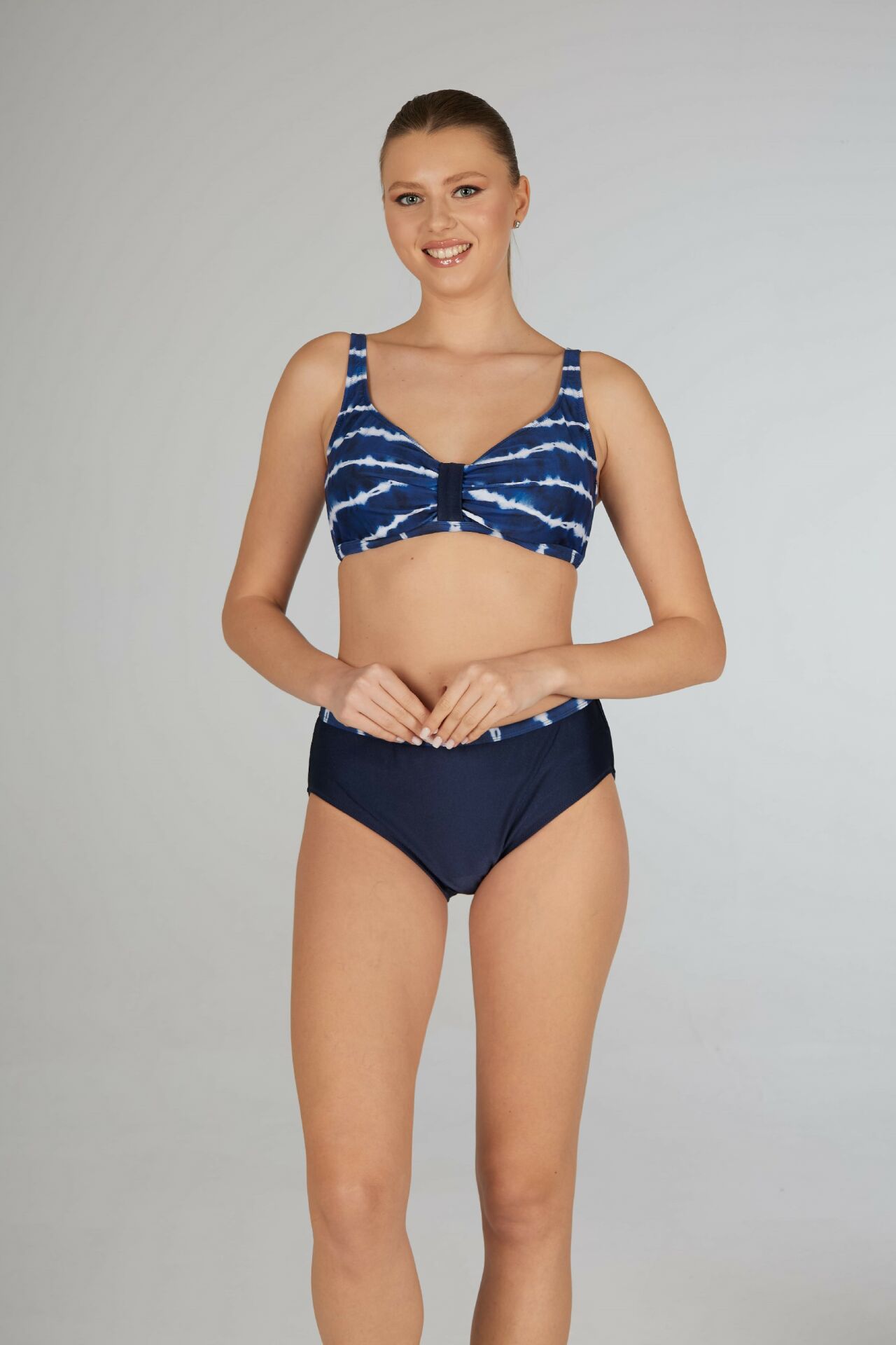 Estiva Kadın Batik Desenli Lacivert Toparlayıcı Emprime Battal Beden Bikini Takımı