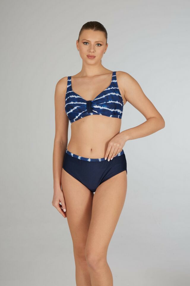 Estiva Kadın Batik Desenli Lacivert Toparlayıcı Emprime Battal Beden Bikini Takımı
