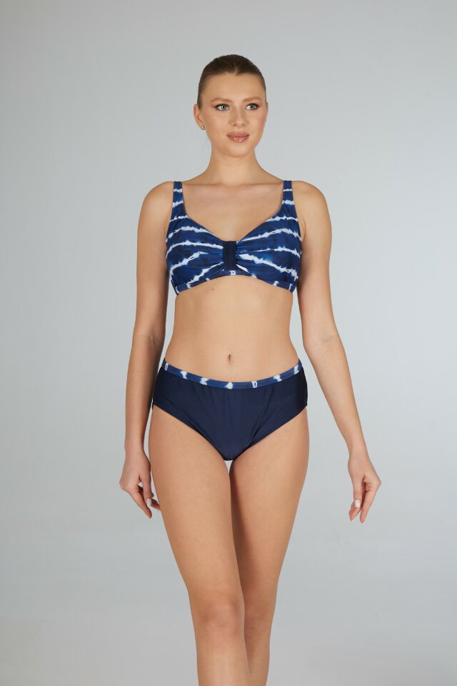 Estiva Kadın Batik Desenli Lacivert Toparlayıcı Emprime Battal Beden Bikini Takımı