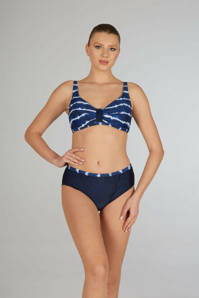 Estiva Kadın Batik Desenli Lacivert Toparlayıcı Emprime Battal Beden Bikini Takımı