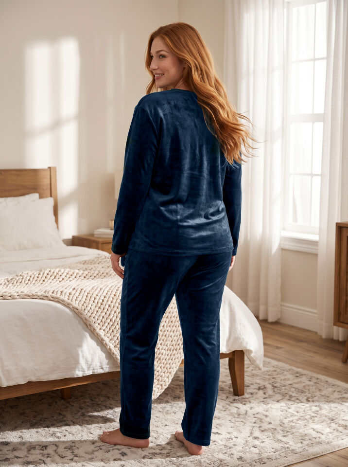 Estiva Kadın Zone Yazılı Büyük Beden Kadife Pijama Takımı
