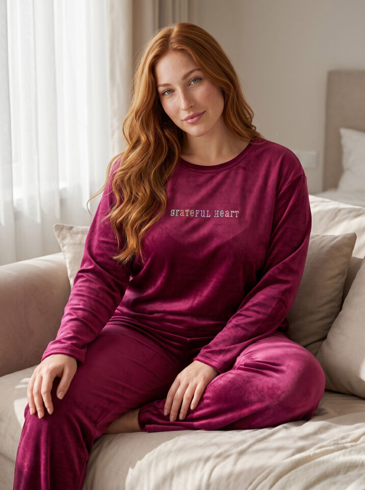 Estiva Kadın Zone Yazılı Büyük Beden Kadife Pijama Takımı 5XL - Mürdüm