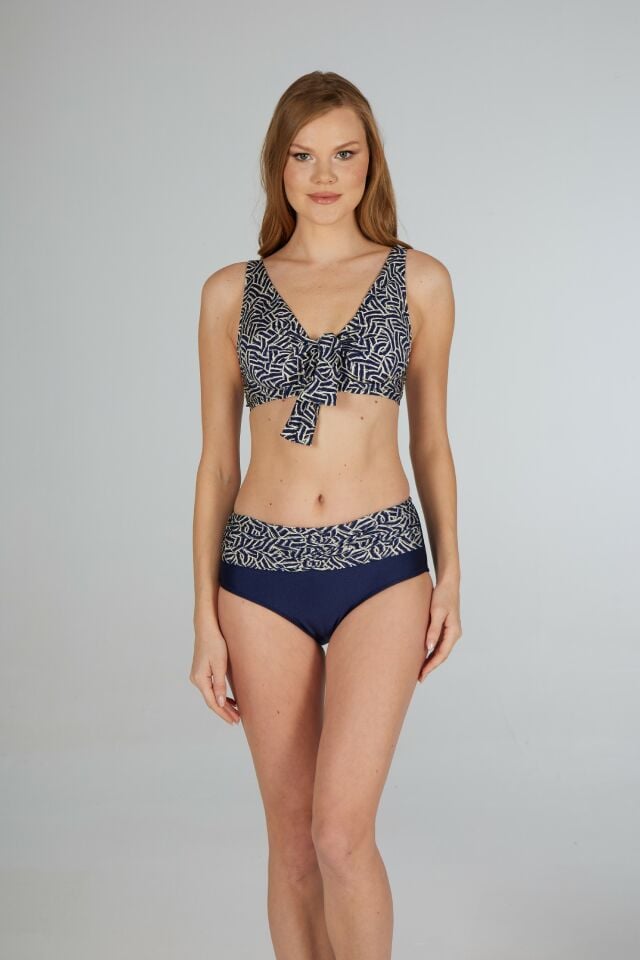 Estiva Kadın Çizgi Desenli Lacivert Fular Detaylı Balenli Toparlayıcı Bikini Takımı