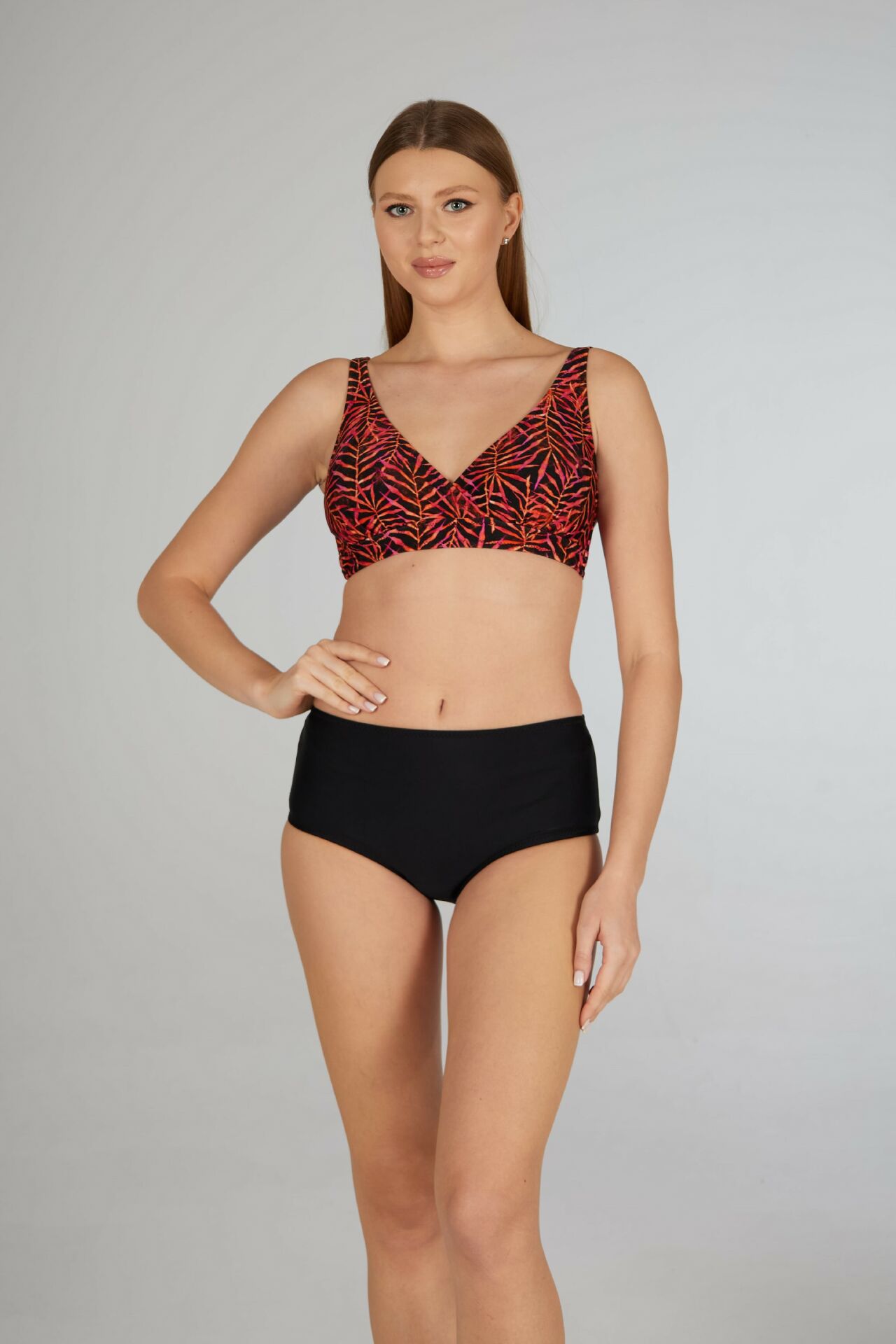 Estiva Kadın Yaprak Desenli Siyah Kruvaze Toparlayıcı Bikini Takımı