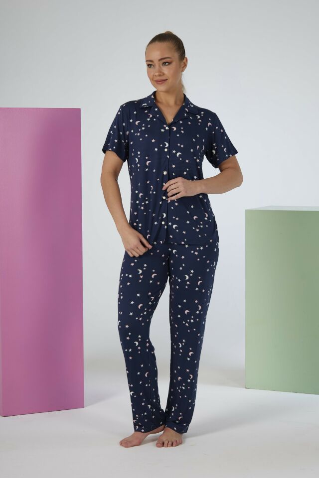 Estiva Kadın Gece Desenli Lacivert Kısa Kollu Önden Düğmeli Soft Pijama Takımı