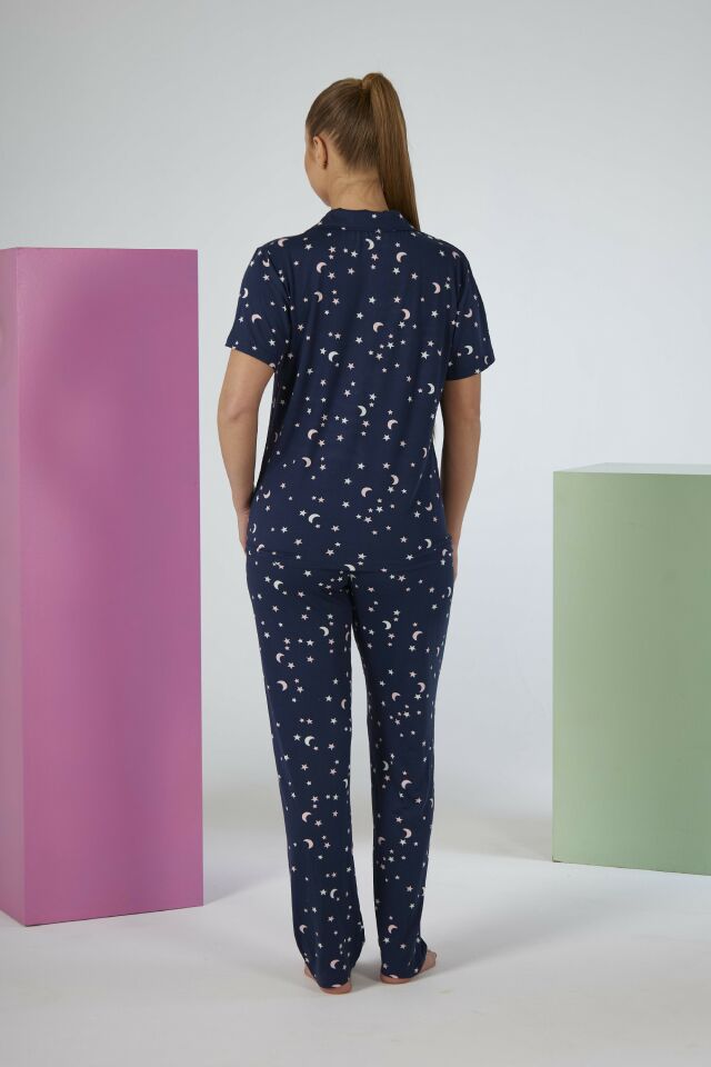 Estiva Kadın Gece Desenli Lacivert Kısa Kollu Önden Düğmeli Soft Pijama Takımı