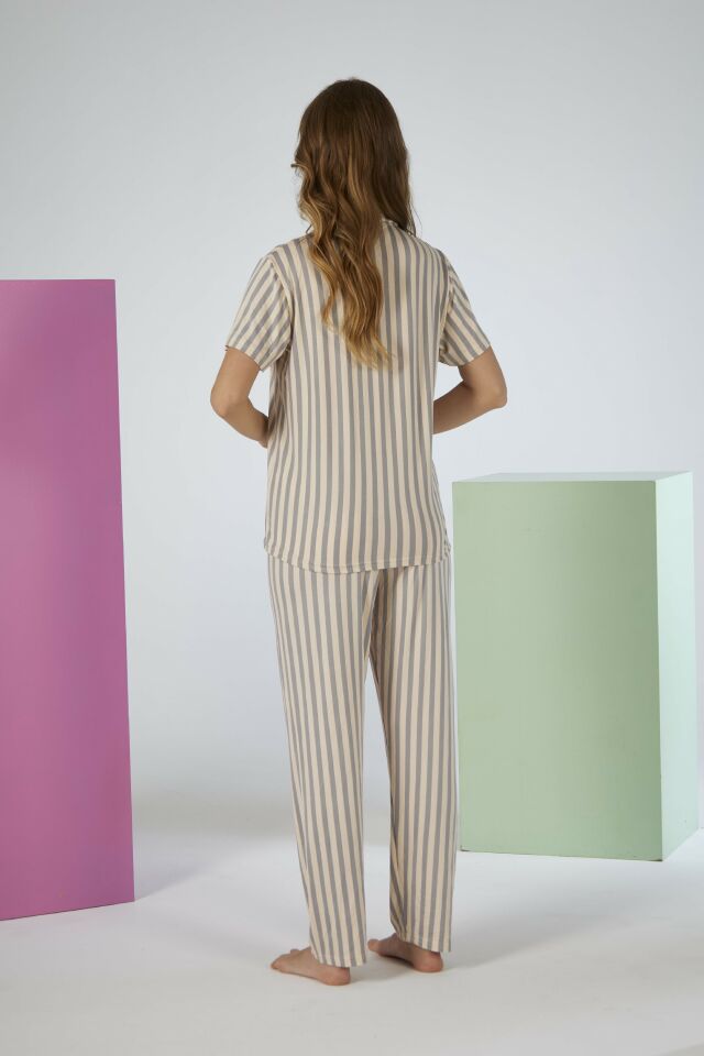 Estiva Kadın Pembe Çizgili Gri Kısa Kollu Önden Düğmeli Soft Pijama Takımı