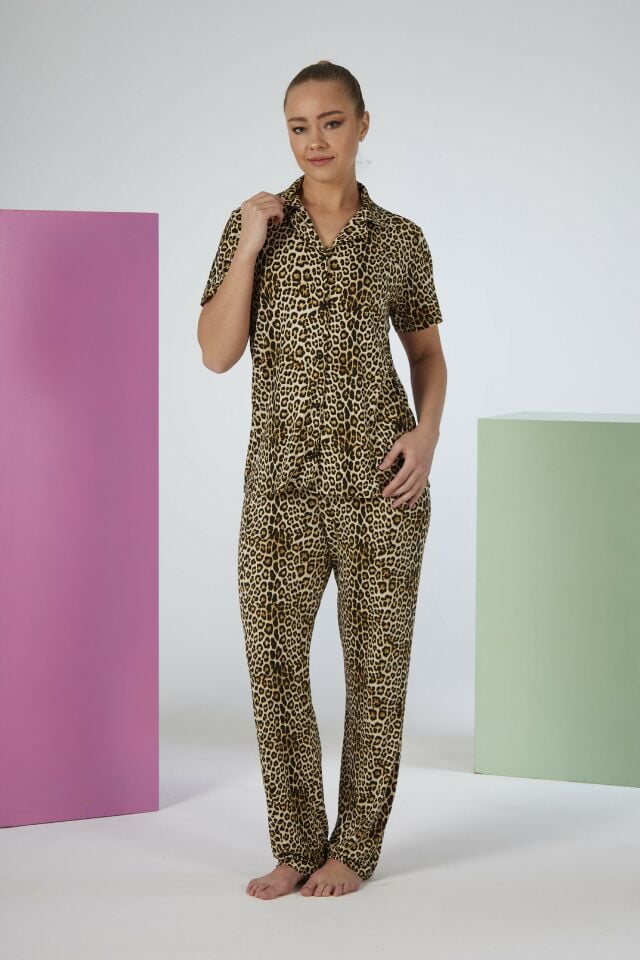 Estiva Kadın Kaplan Desenli Kahverengi Kısa Kollu Önden Düğmeli Soft Pijama Takımı