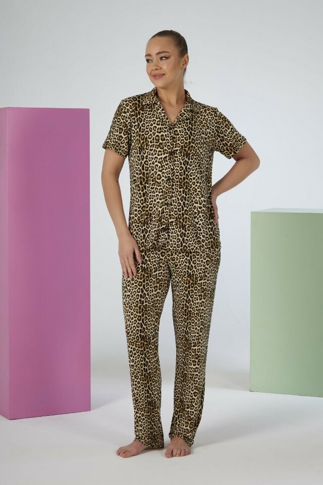 Estiva Kadın Kaplan Desenli Kahverengi Kısa Kollu Önden Düğmeli Soft Pijama Takımı