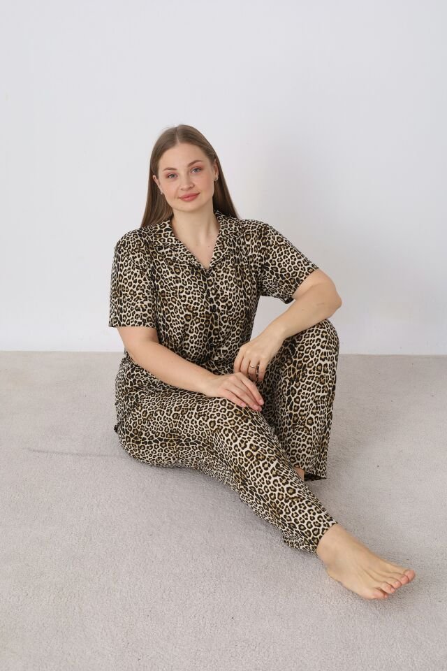 Estiva Kadın Kaplan Desenli Kahverengi Kısa Kollu Önden Düğmeli Soft Battal Pijama Takımı