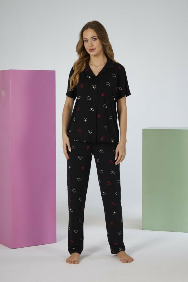 Estiva Kadın Kalp Desenli Siyah Kısa Kollu Önden Düğmeli Soft Pijama Takımı