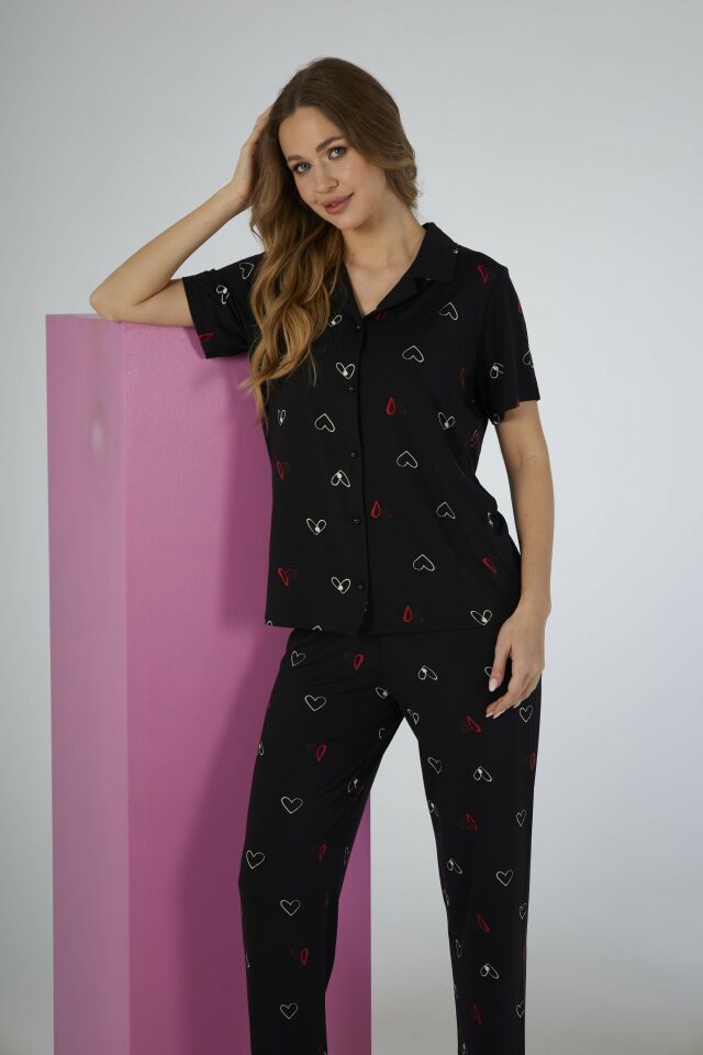 Estiva Kadın Kalp Desenli Siyah Kısa Kollu Önden Düğmeli Soft Pijama Takımı