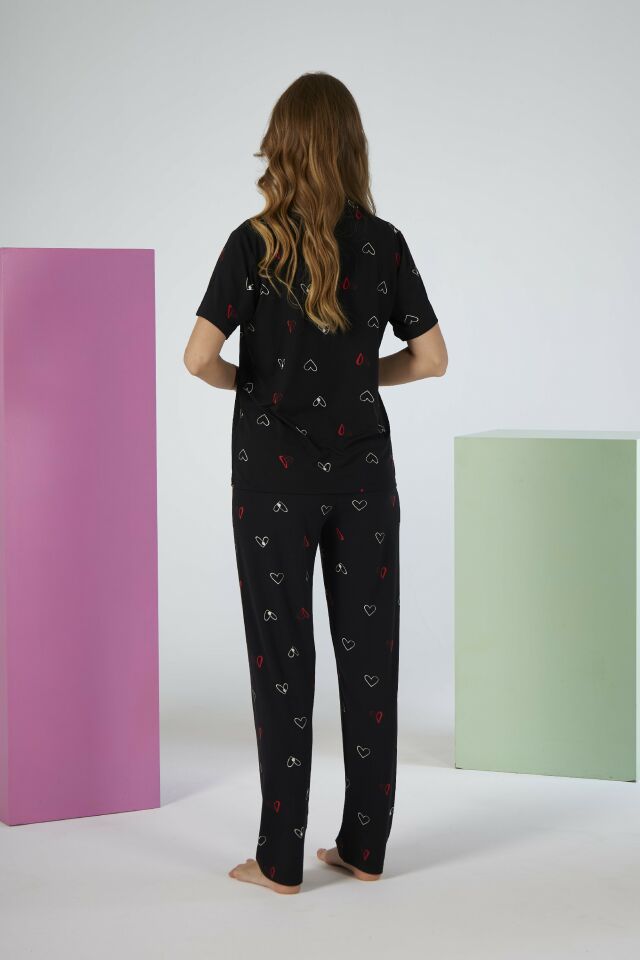 Estiva Kadın Kalp Desenli Siyah Kısa Kollu Önden Düğmeli Soft Pijama Takımı