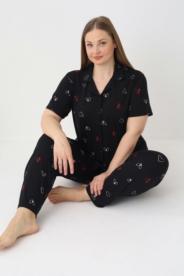 Estiva Kadın Kalp Desenli Siyah Kısa Kollu Önden Düğmeli Soft Battal Pijama Takımı