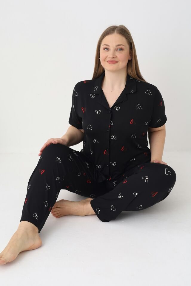Estiva Kadın Kalp Desenli Siyah Kısa Kollu Önden Düğmeli Soft Battal Pijama Takımı