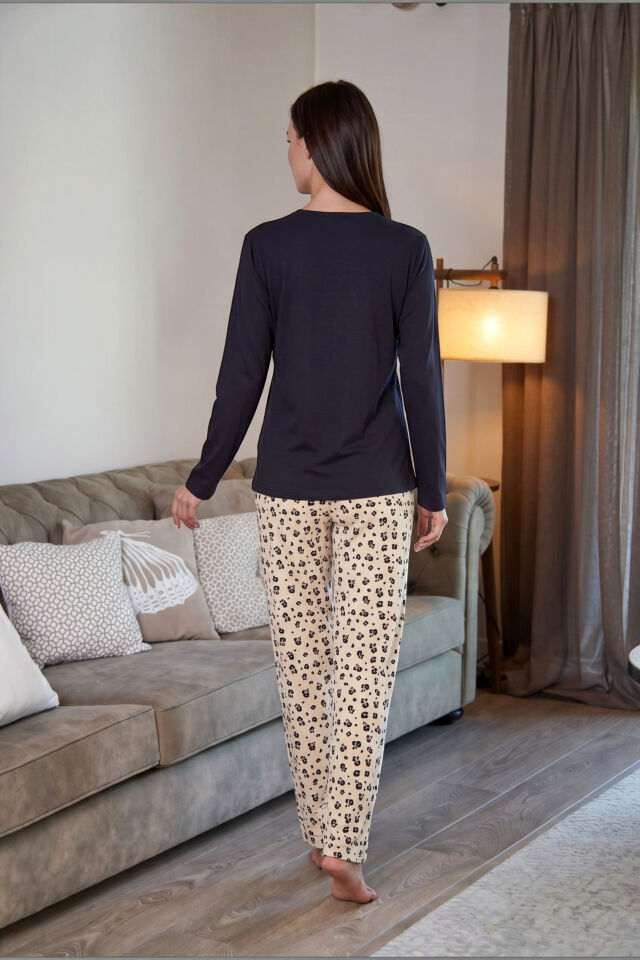 Estiva Kadın Çiçek Desenli Siyah Bej Rengi Penye Lycra Pijama Takımı