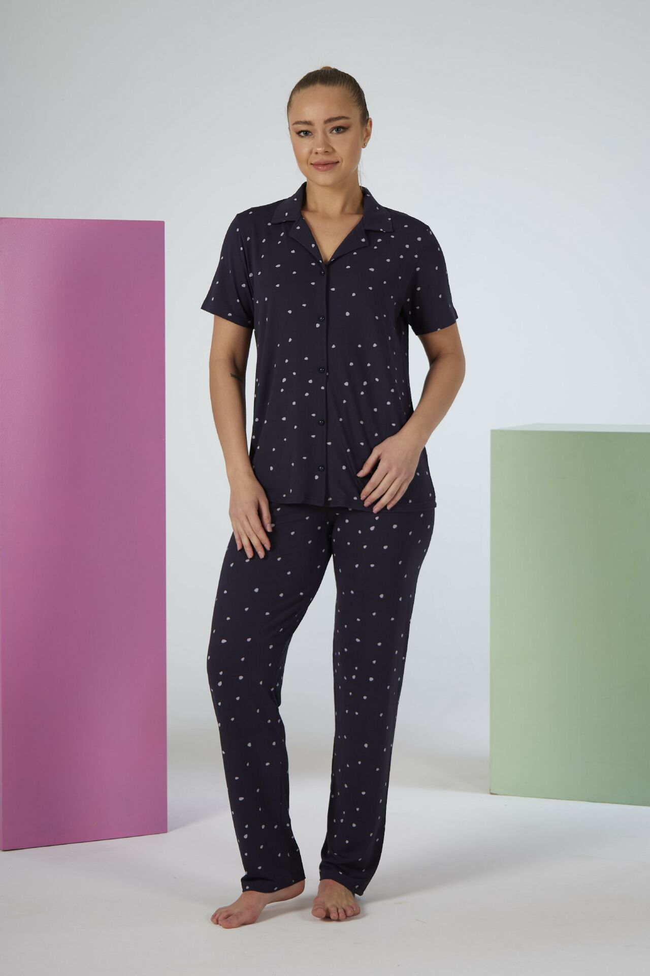 Estiva Kadın Puantiyeli Lacivert Kısa Kollu Önden Düğmeli Soft Pijama Takımı