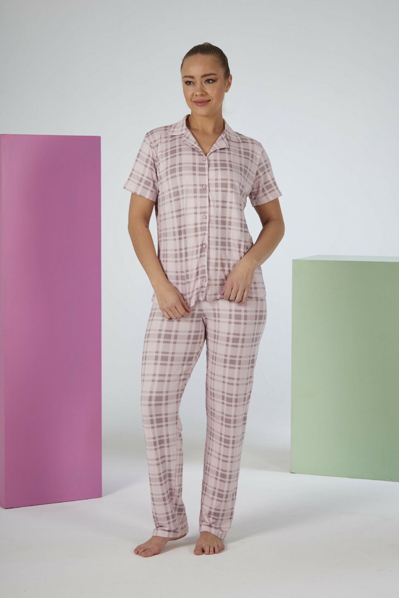 Estiva Kadın Kareli Pembe Kısa Kollu Önden Düğmeli Soft Pijama Takımı