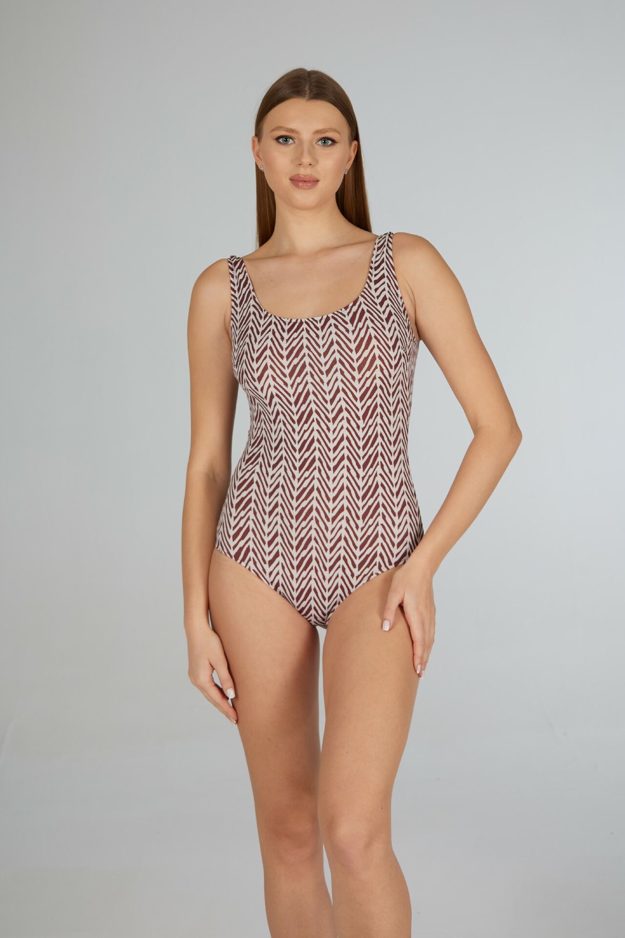 Estiva Kadın Çizgi Desenli Kahverengi U Yaka Emprime Battal Beden Tek Parça Mayo