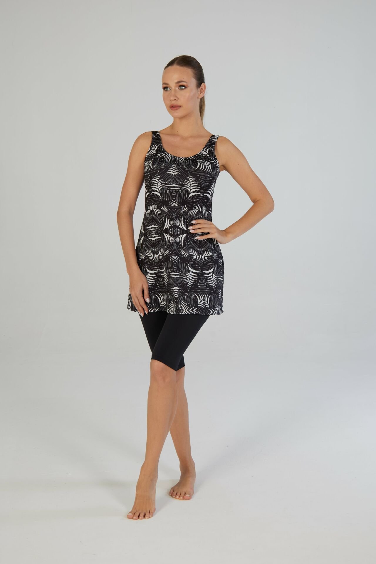 Estiva Kadın Askılı Taytlı Geometrik Desenli Renkli Elbise Mayo Siyah