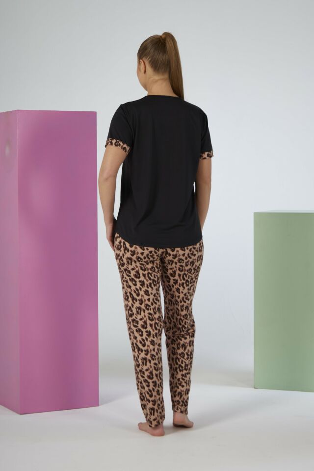 Estiva Kadın Kaplan Alt Desenli Kısa Kollu Soft Pijama Takımı