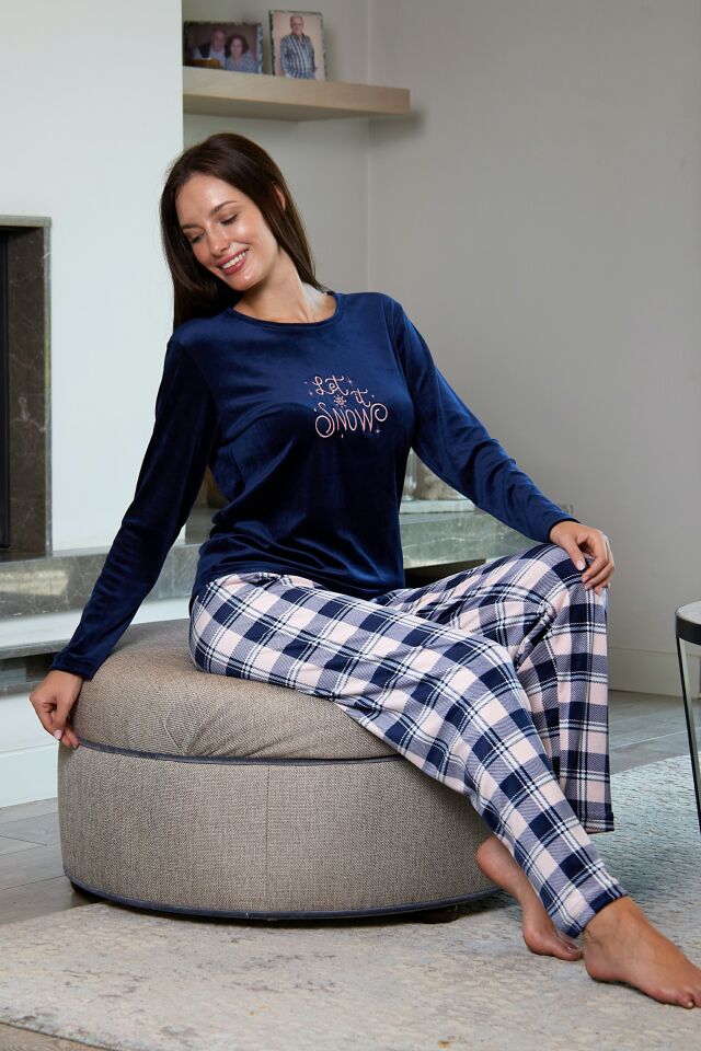 Estiva Kadın Kareli Lacivert Kadife Pijama Takımı