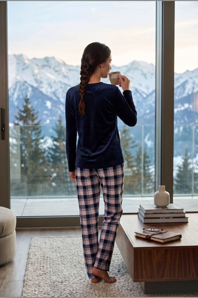 Estiva Kadın Kareli Lacivert Kadife Pijama Takımı