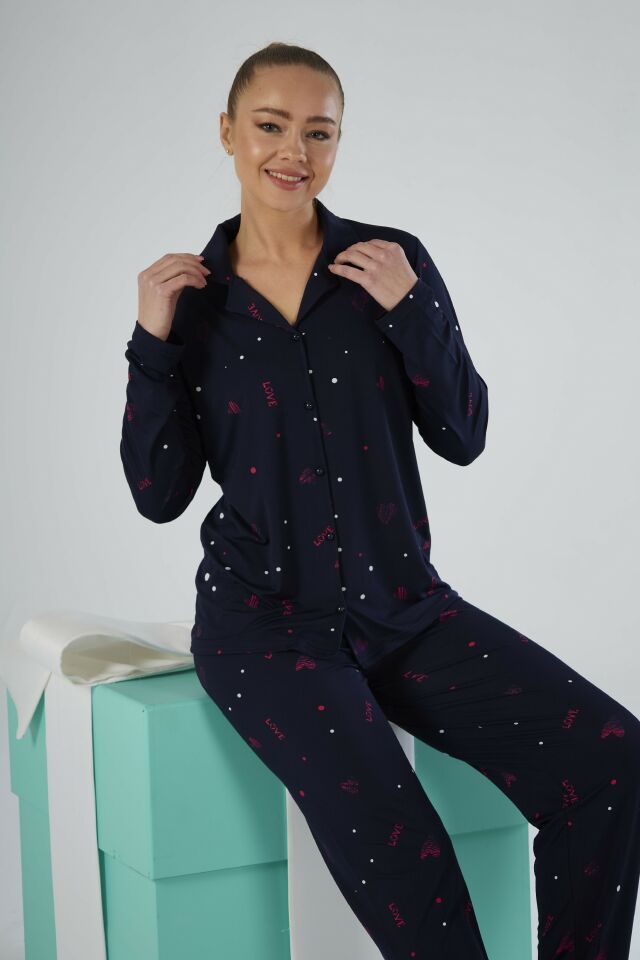 Estiva Kadın Love Desenli Lacivert Önden Düğmeli Soft Pijama Takımı