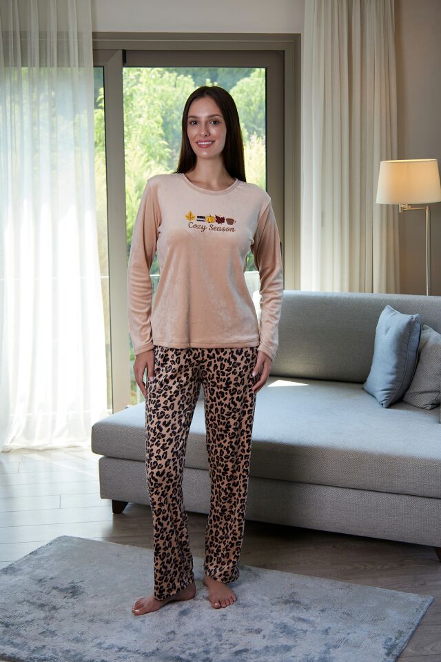 Estiva Kadın Kaplan Desenli Kahverengi Kadife Pijama Takımı