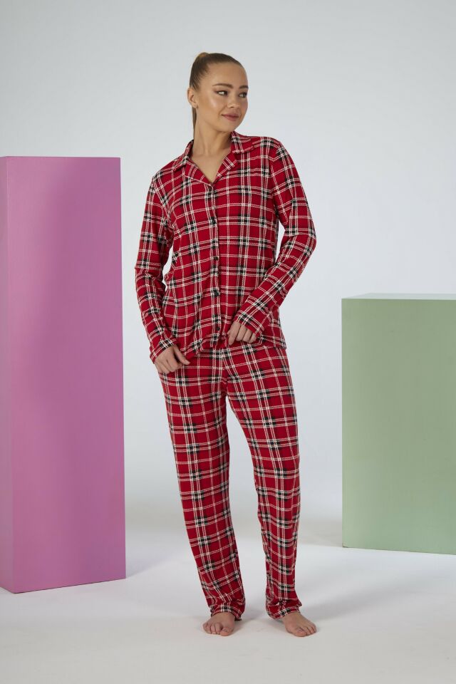 Estiva Kadın Kareli Kırmızı Önden Düğmeli Soft Pijama Takımı