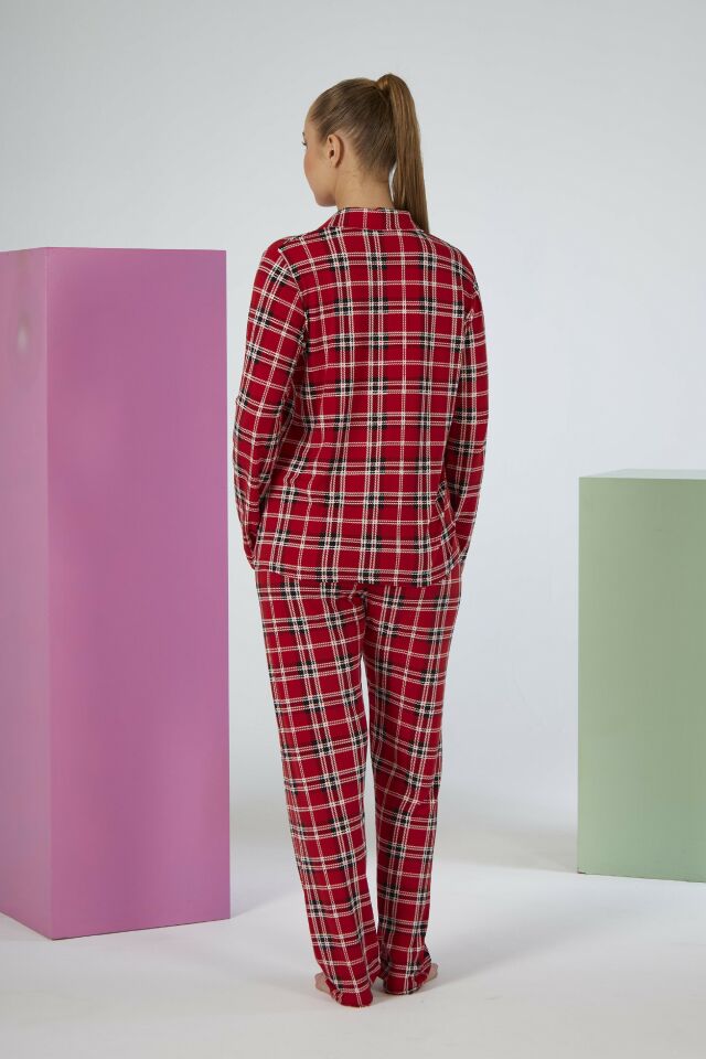 Estiva Kadın Kareli Kırmızı Önden Düğmeli Soft Pijama Takımı