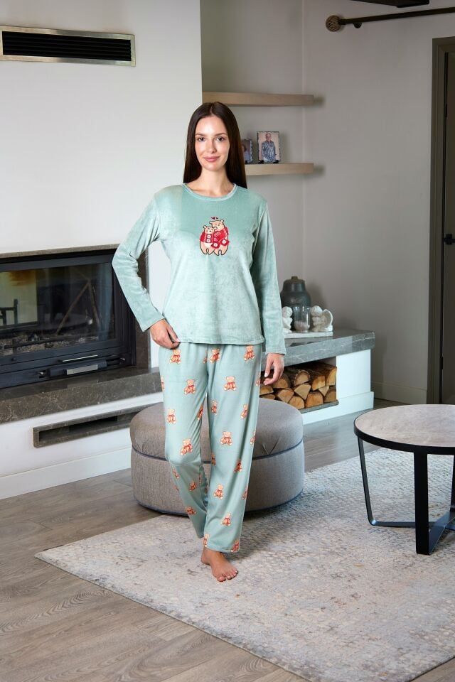 Estiva Kadın Ayıcık Desenli Yeşil Kadife Pijama Takımı