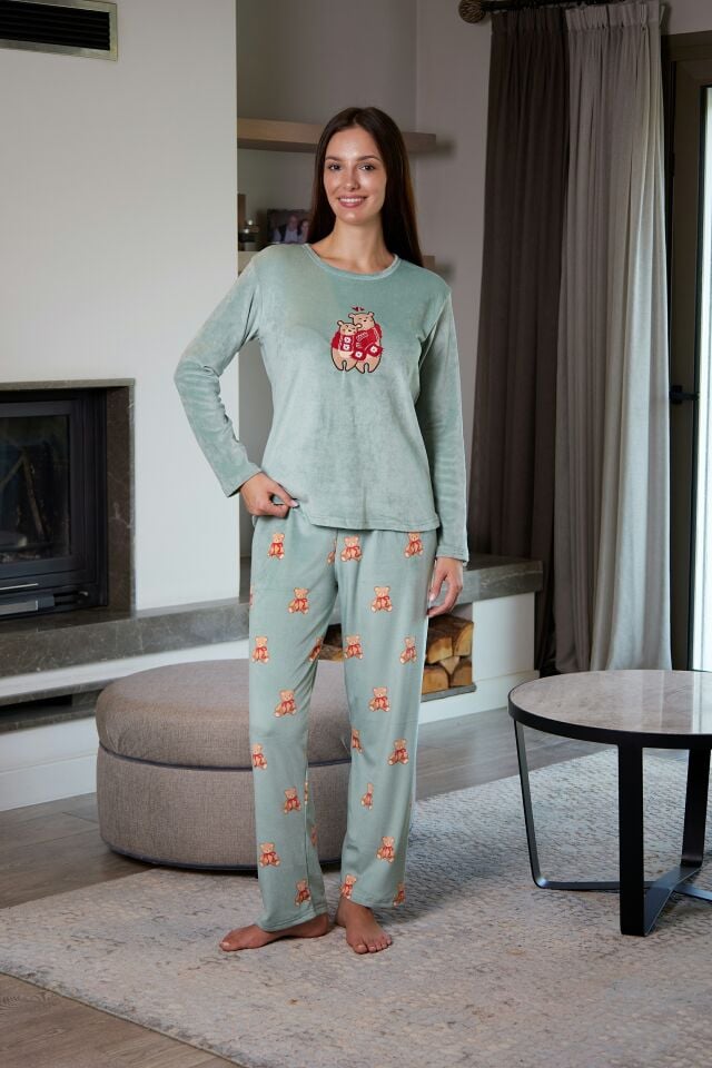 Estiva Kadın Ayıcık Desenli Yeşil Kadife Pijama Takımı alternatif görsel