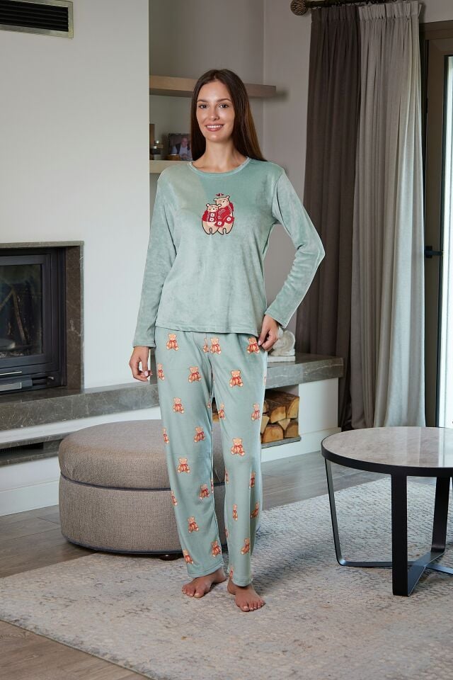 Estiva Kadın Ayıcık Desenli Yeşil Kadife Pijama Takımı
