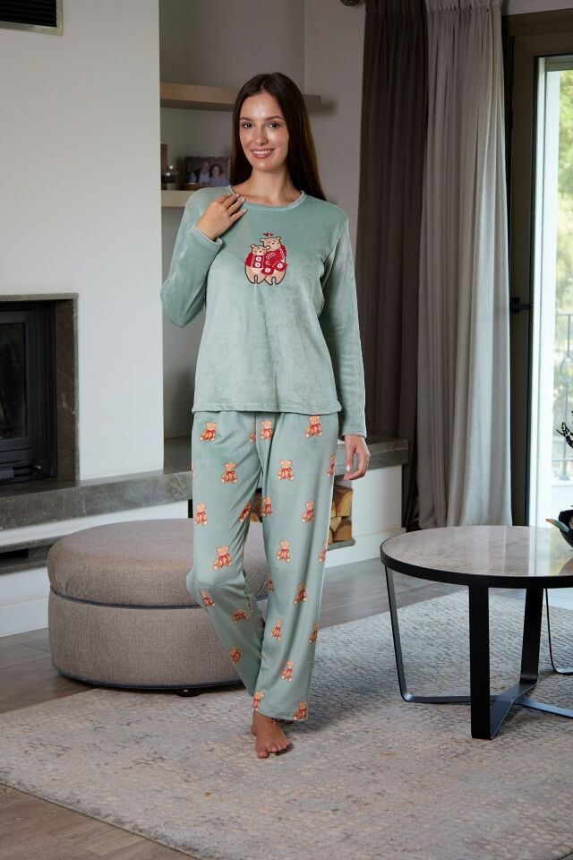 Estiva Kadın Ayıcık Desenli Yeşil Kadife Pijama Takımı