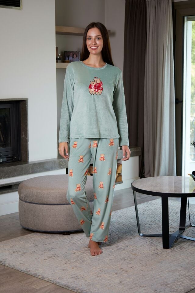 Estiva Kadın Ayıcık Desenli Yeşil Kadife Pijama Takımı