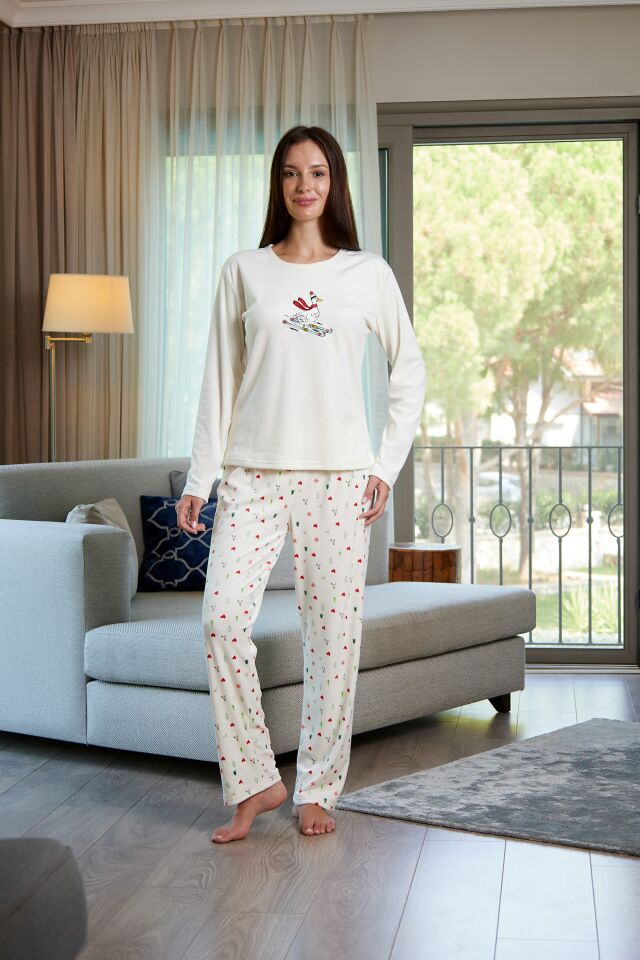 Estiva Kadın Ördek Desenli Krem Rengi Kadife Pijama Takımı