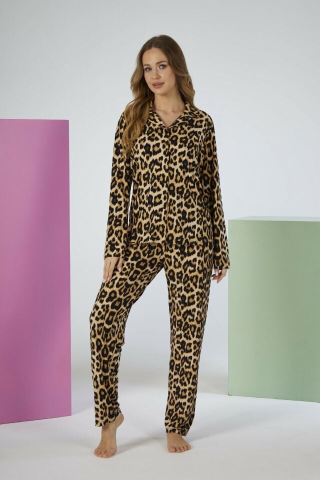 Estiva Kadın Kaplan Desenli Kahverengi Önden Düğmeli Soft Pijama Takımı