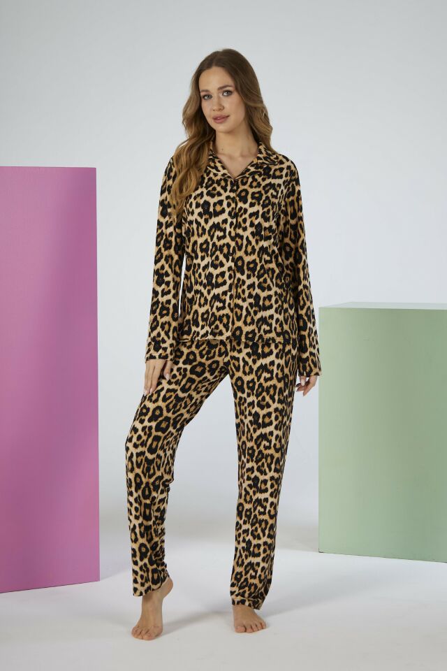 Estiva Kadın Kaplan Desenli Kahverengi Önden Düğmeli Soft Pijama Takımı