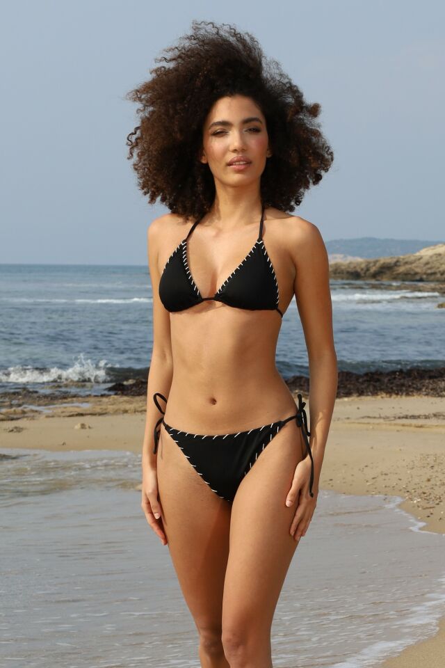 Estiva Kadın Siyah Çoban Dikişli Üçgen Bikini Takımı