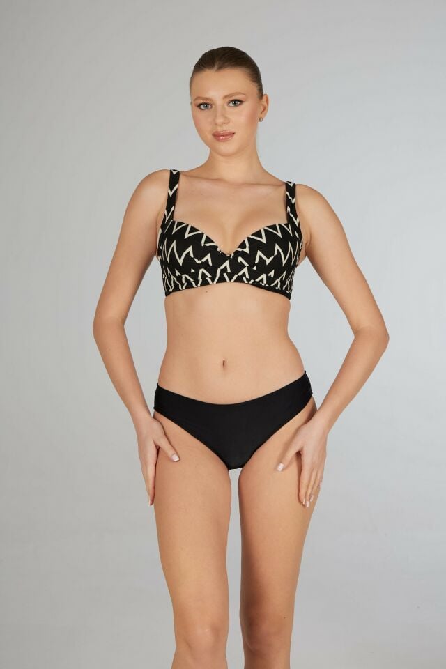 Estiva Kadın Çizgi Desenli Siyah Emprime Kaplı Battal Beden Bikini Takımı